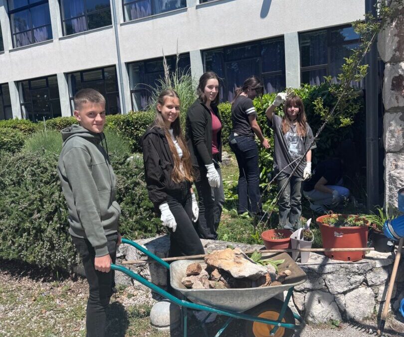 Radna akcija u vrtu
